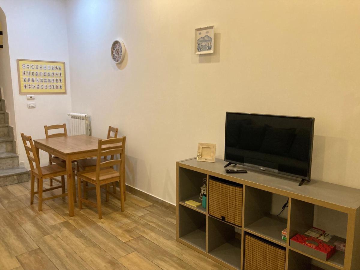 那不勒斯Casa Gaia A Due Passi Dal Duomo公寓 外观 照片